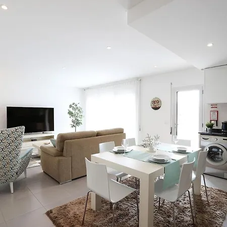 Light House With Swimming Pool Apartment *