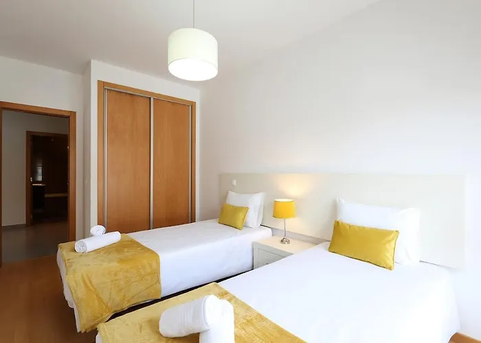 Light House With Swimming Pool *